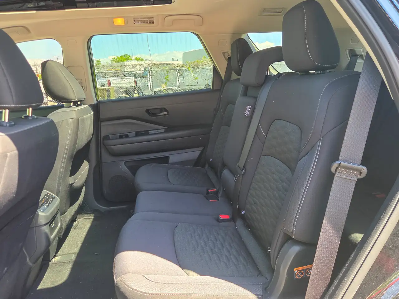 Nissan Pathfinder photo Nissan Pathfinder