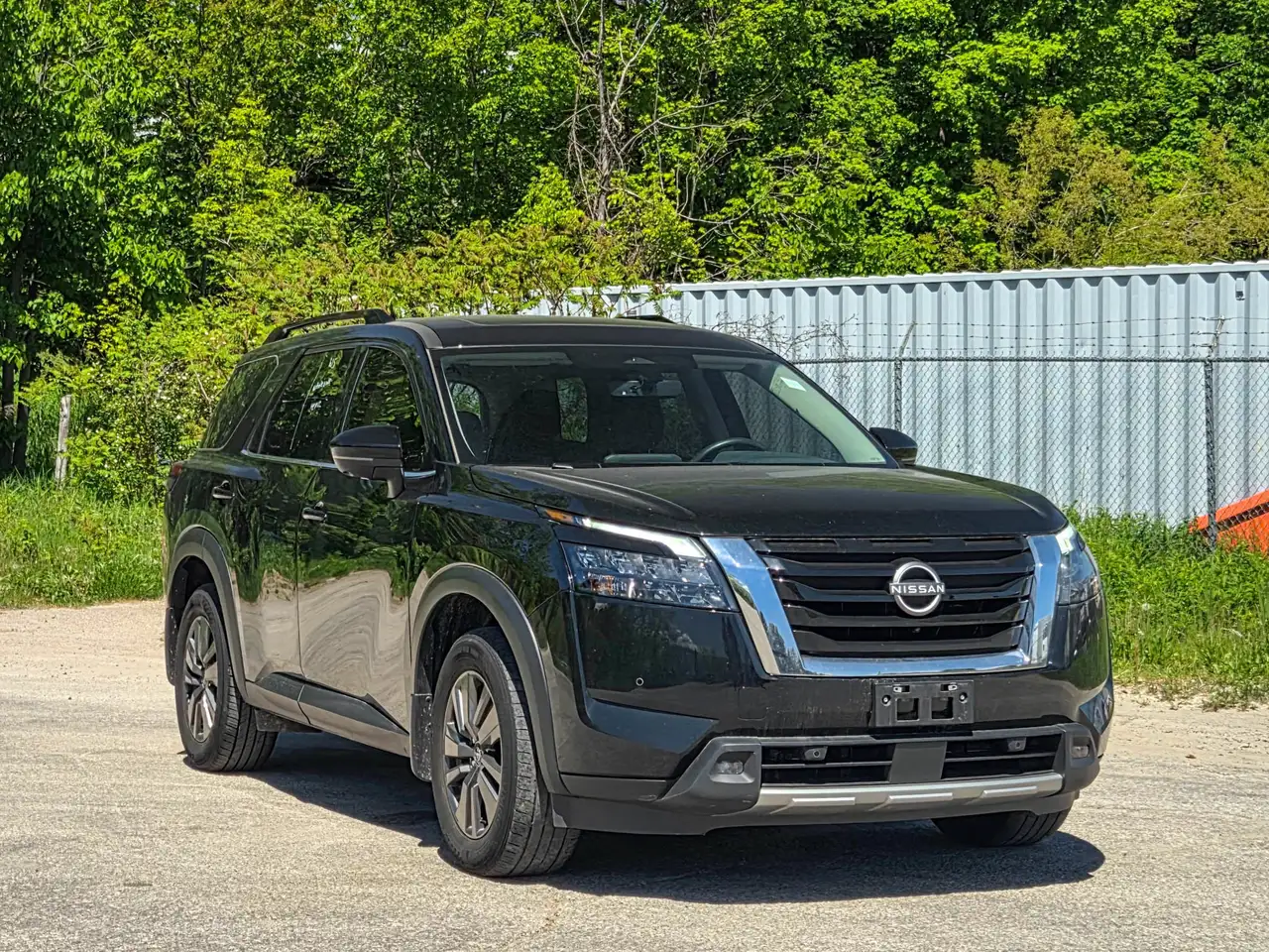 Nissan Pathfinder photo Nissan Pathfinder