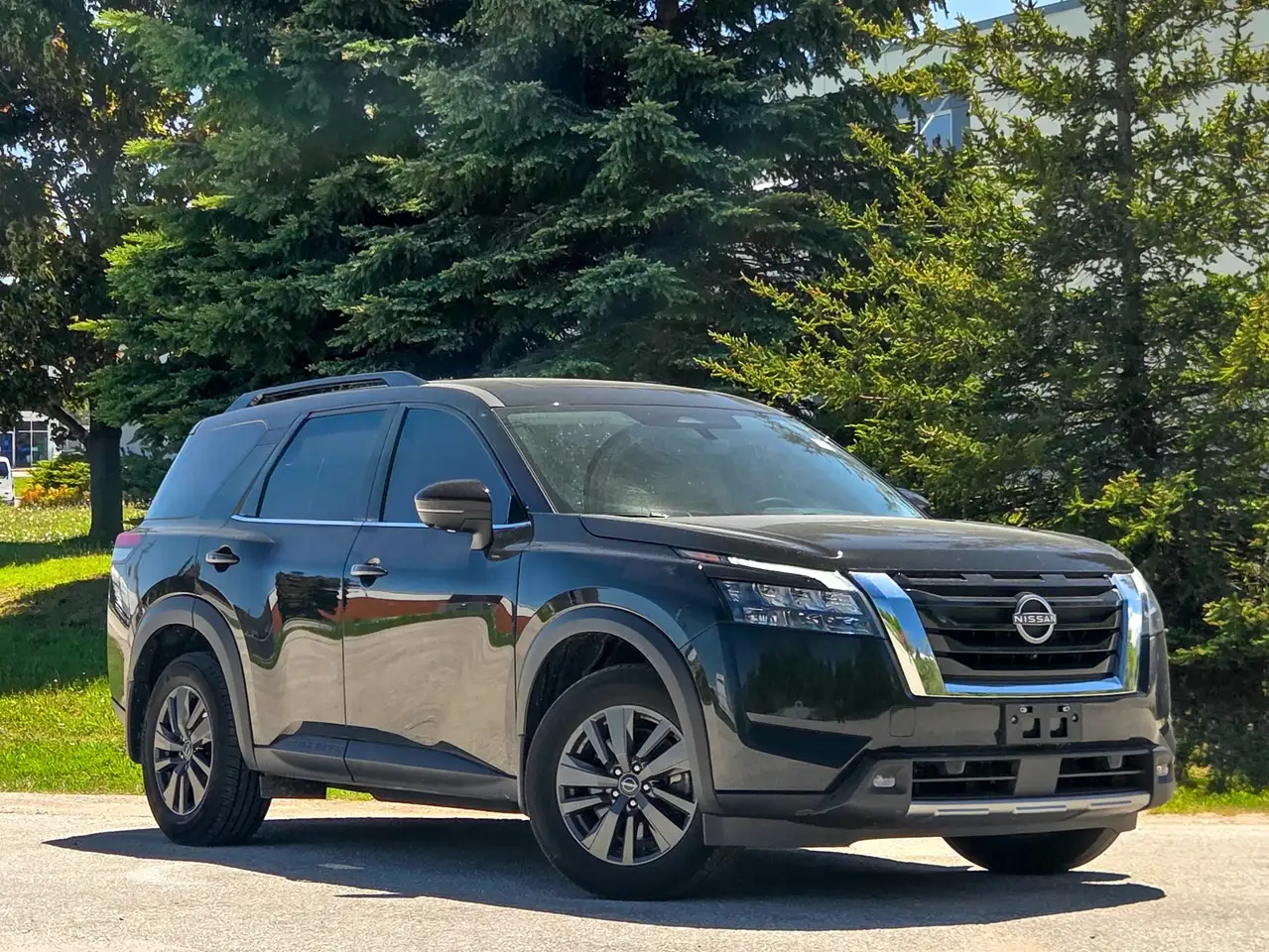 Nissan Pathfinder photo Nissan Pathfinder