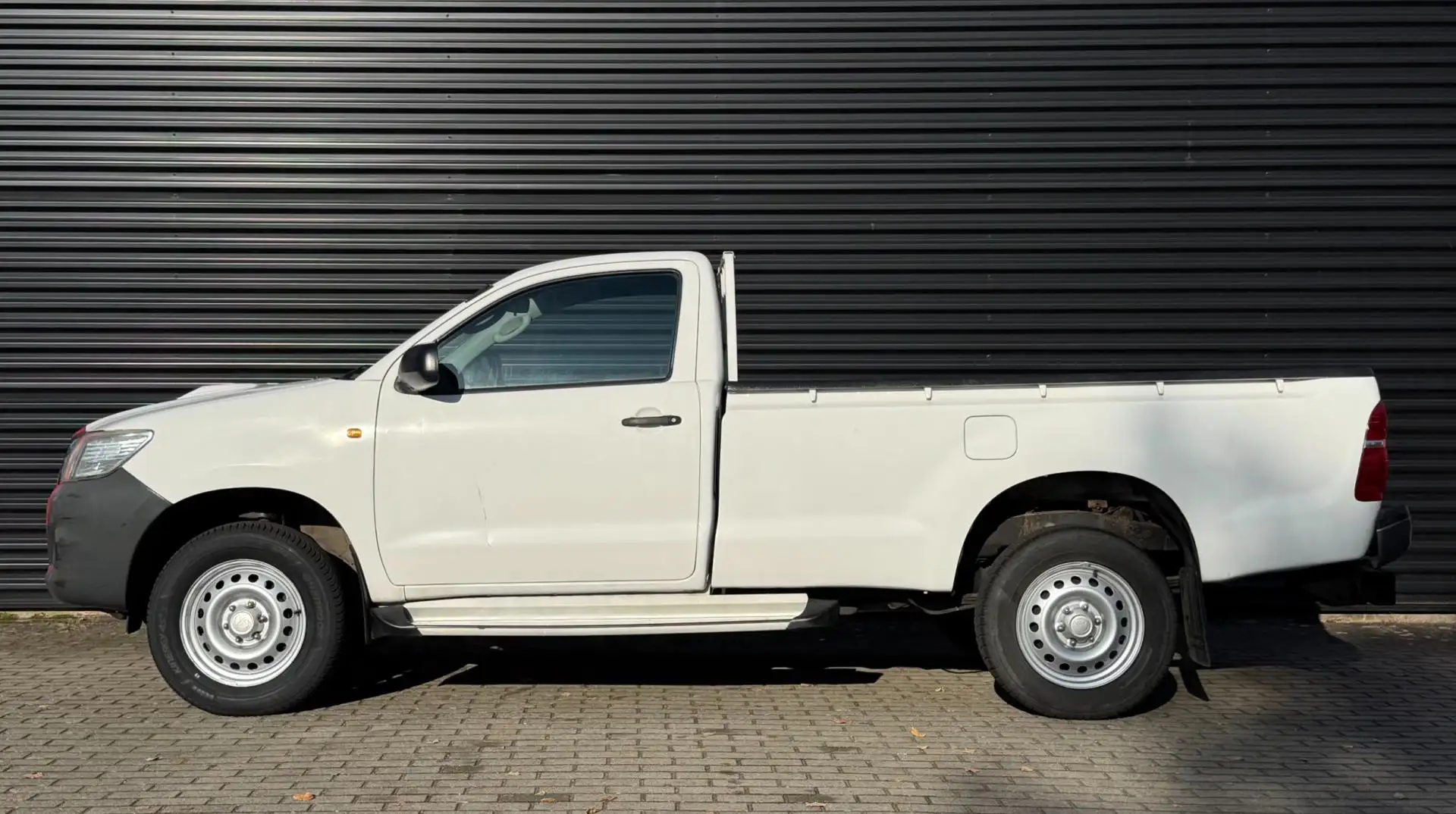 Toyota Hilux 2.5 D-4D LX | Trekhaak | All season banden | Side Weiß - 2