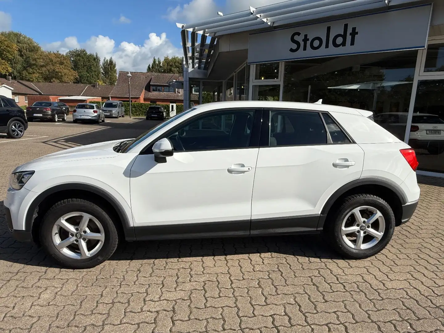 Audi Q2 1.0 TFSI ultra, 6-Gang Weiß - 2