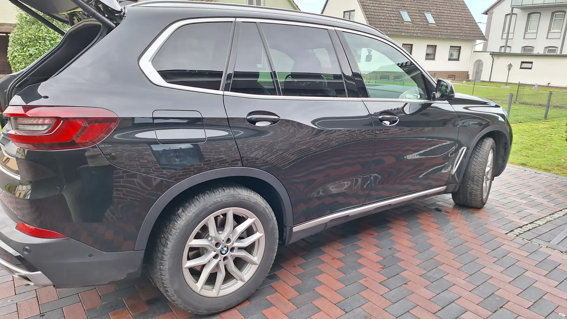 BMW X5 X5 Diesel xDrive30d xLine Schwarz - 1