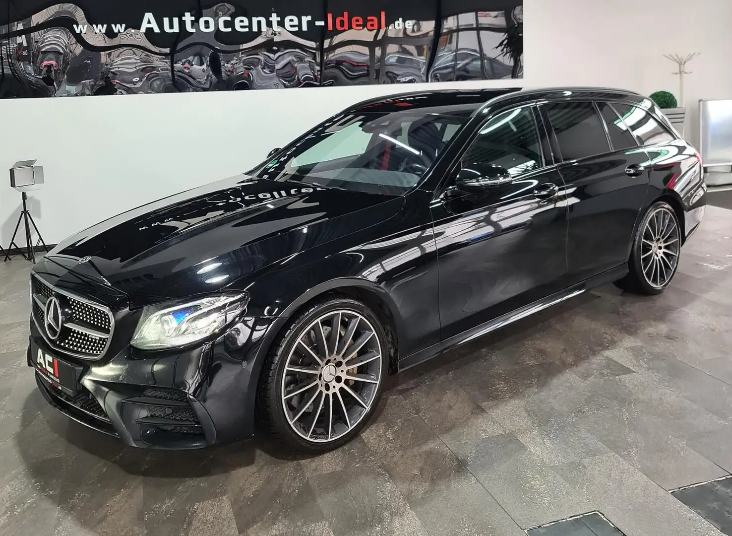 Mercedes-Benz E 53 AMG 4Matic+ Massage, AHK. Burmester Noir - 2