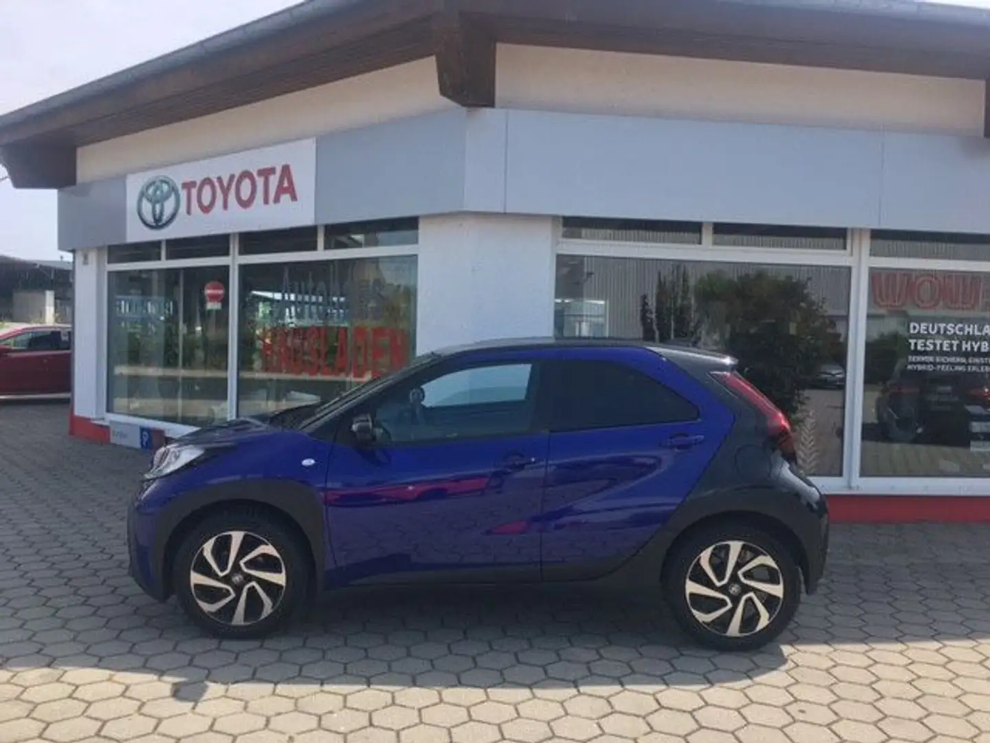 Toyota Aygo X Pulse Blauw - 2