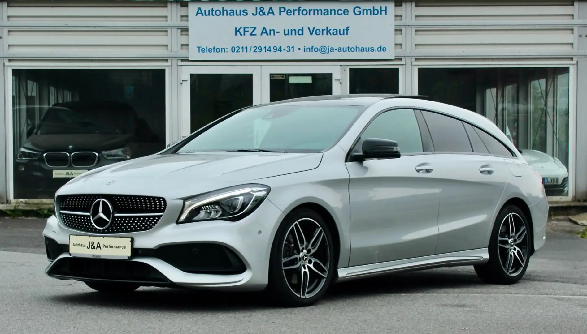 Mercedes-Benz CLA 220 CLA 220 4M SB AMG/1-HAND/VOLL LEDER/PANORAMA Silber - 2