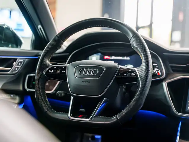 Audi A6 view 10
