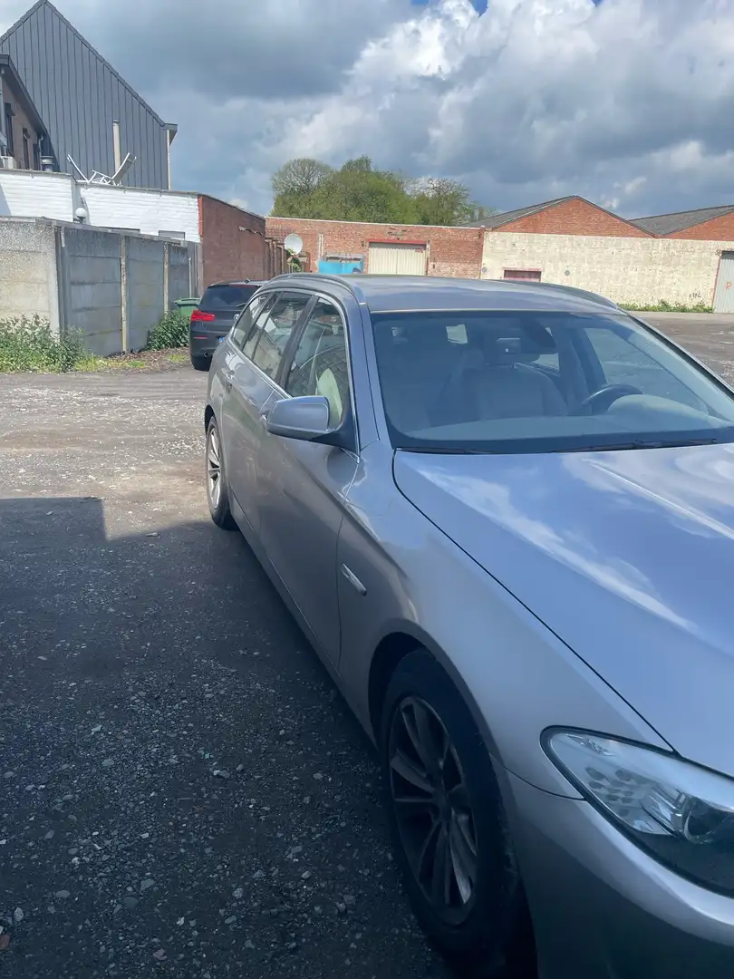 BMW 520 520d Touring Aut. Beżowy - 2