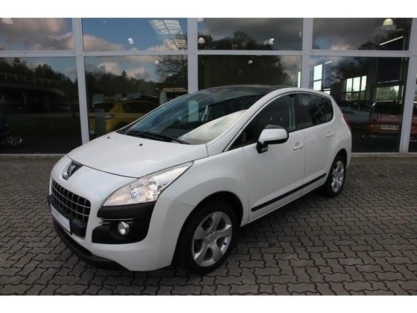 Peugeot 3008 Active 120 Klima, EPH Weiß - 1