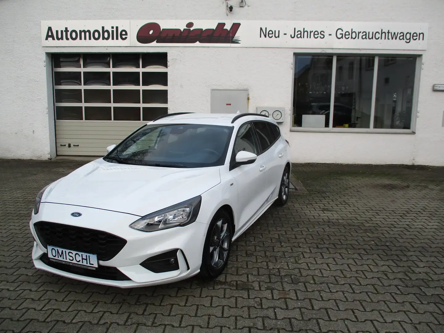 Ford Focus Turnier 2.0 ST-LINE Kamera PDC SHZ NAVI Weiß - 1