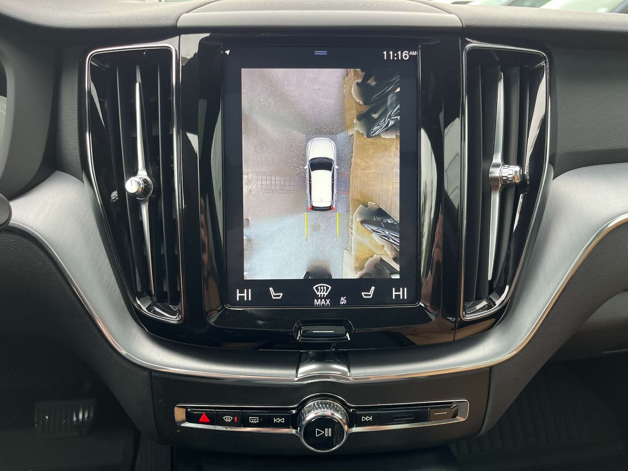 2019 Volvo XC60 T6 AWD Momentum thumb 22