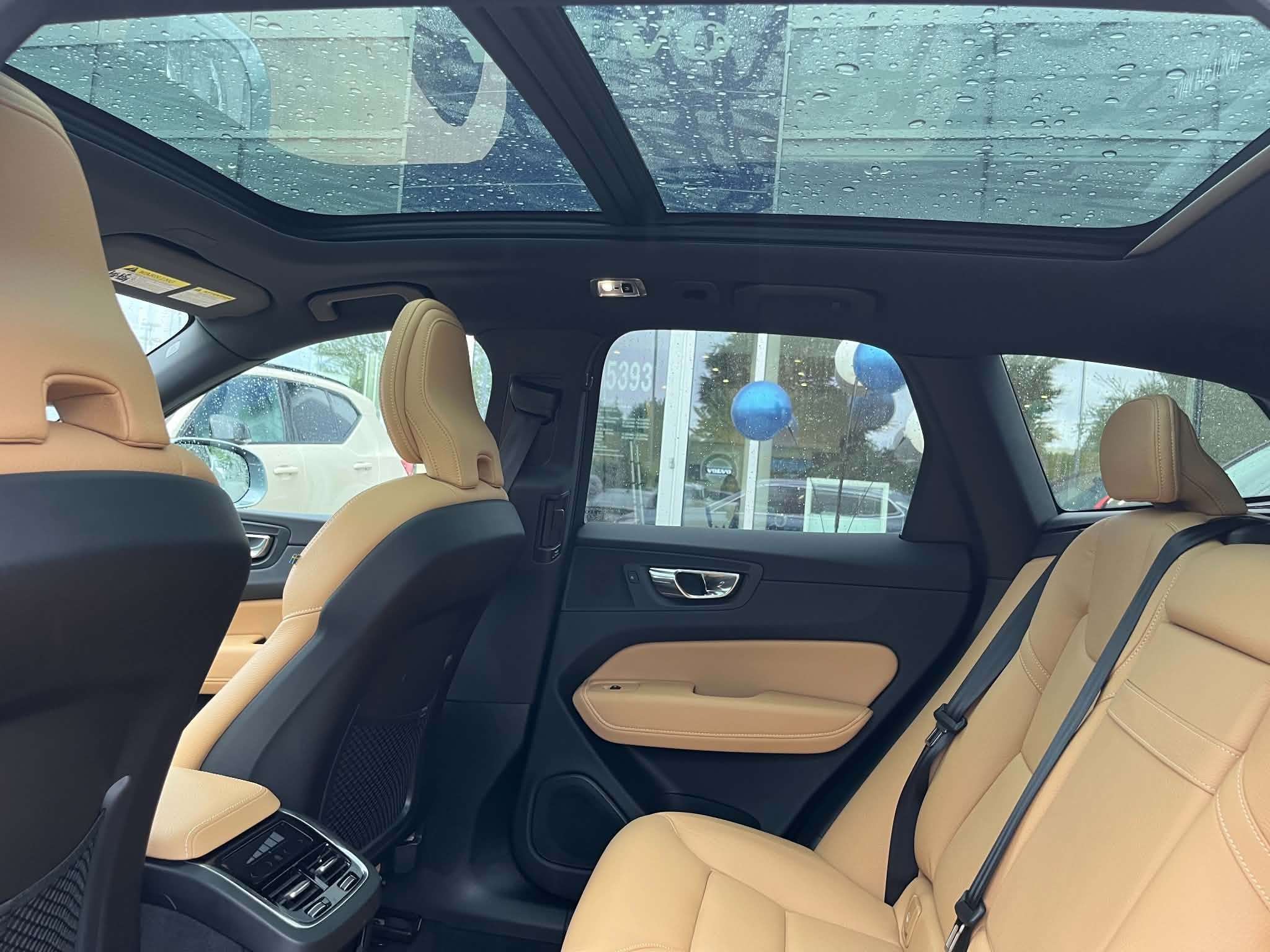 2019 Volvo XC60 T6 AWD Momentum thumb 13