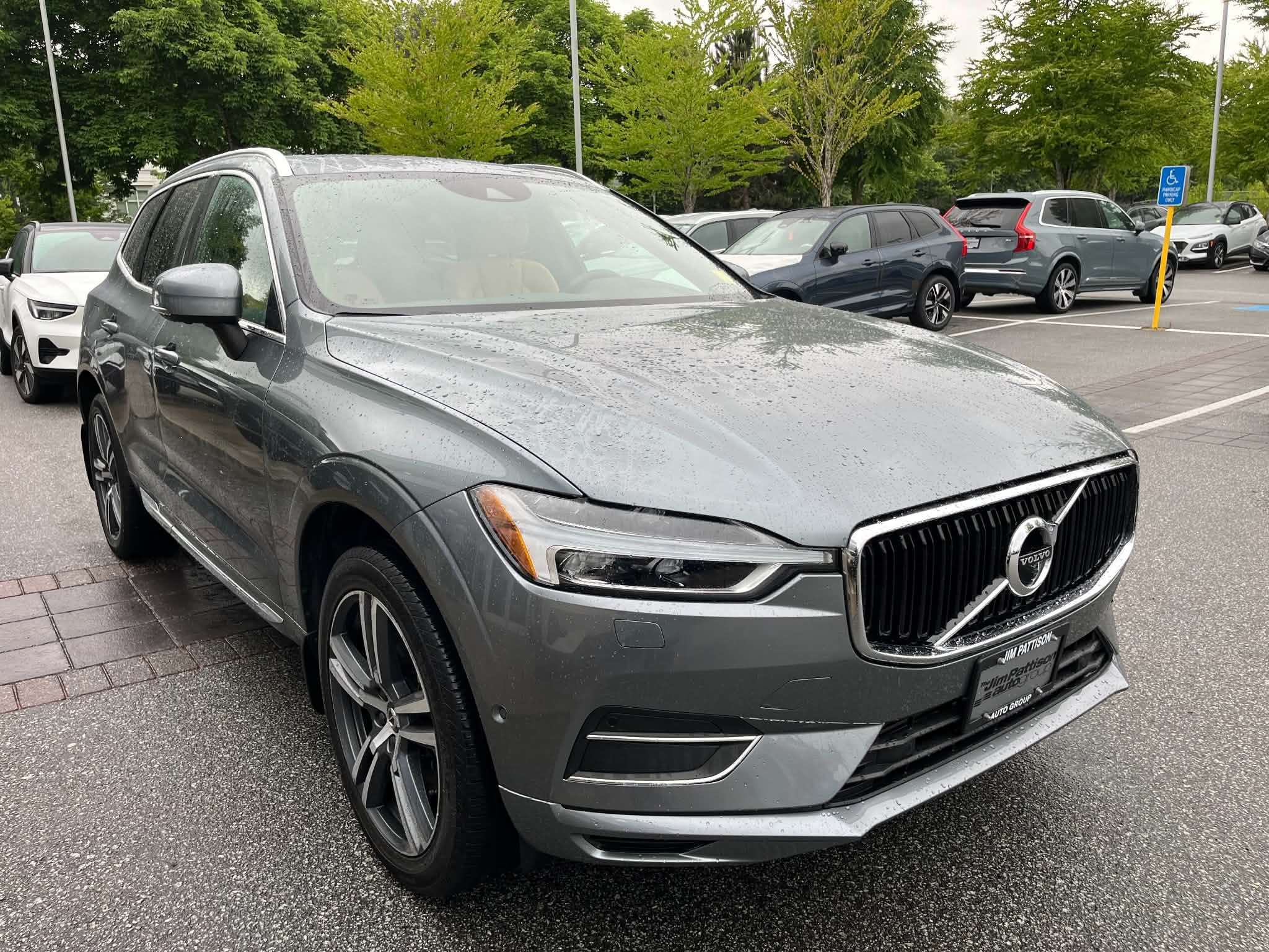2019 Volvo XC60 T6 AWD Momentum thumb 7