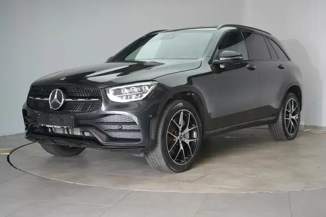Mercedes-Benz GLC view 3
