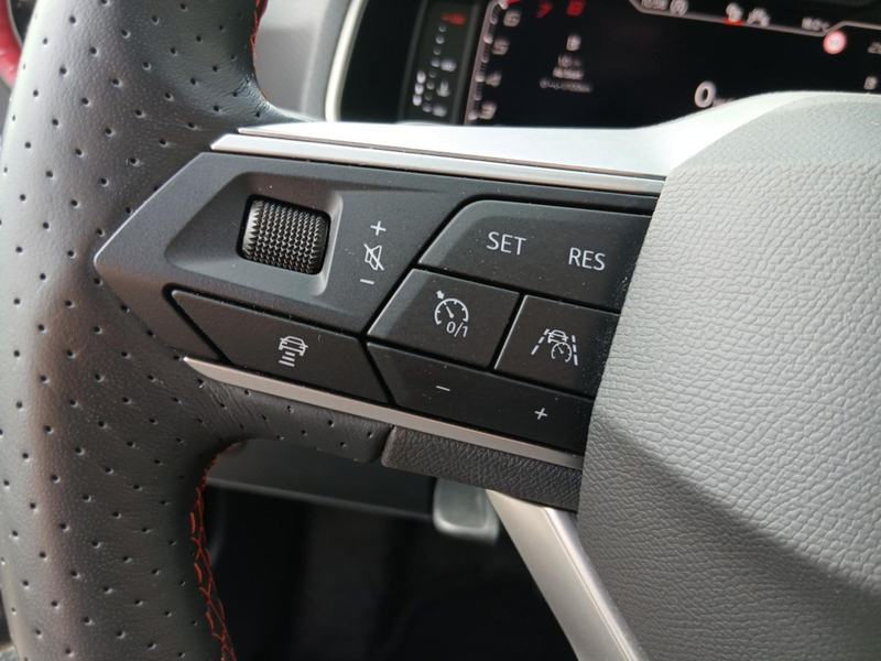 SEAT Arona 1.5 TSI FR DSG *ACC*LED*NAV*Vision+*SHZ* — photo 15