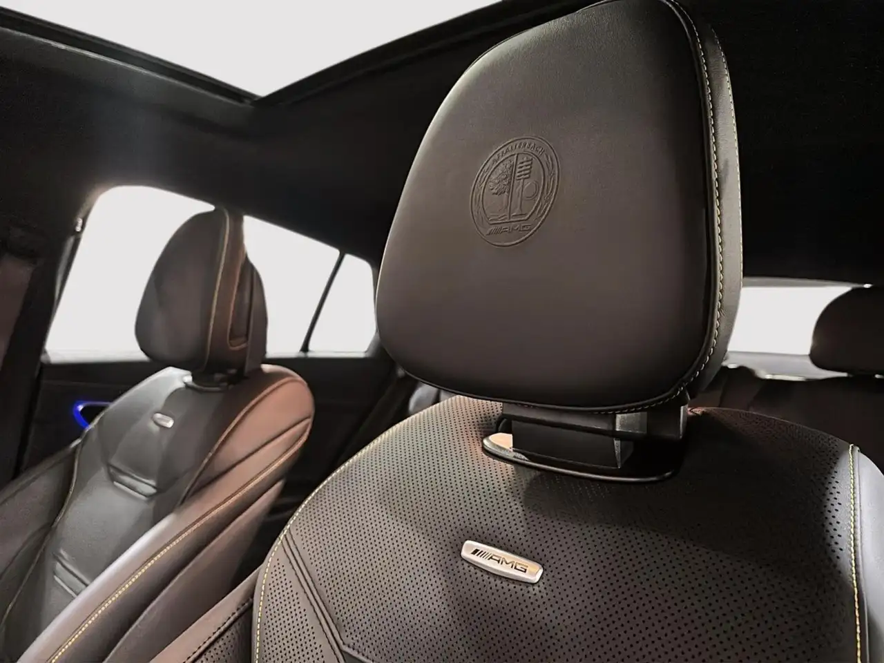 Mercedes-Benz GLC снимка Mercedes-Benz GLC