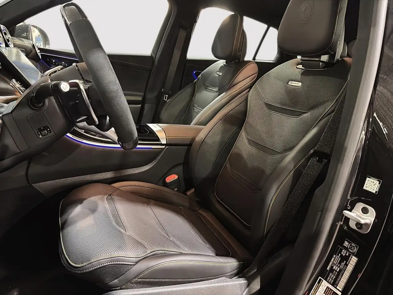 Mercedes-Benz GLC снимка Mercedes-Benz GLC