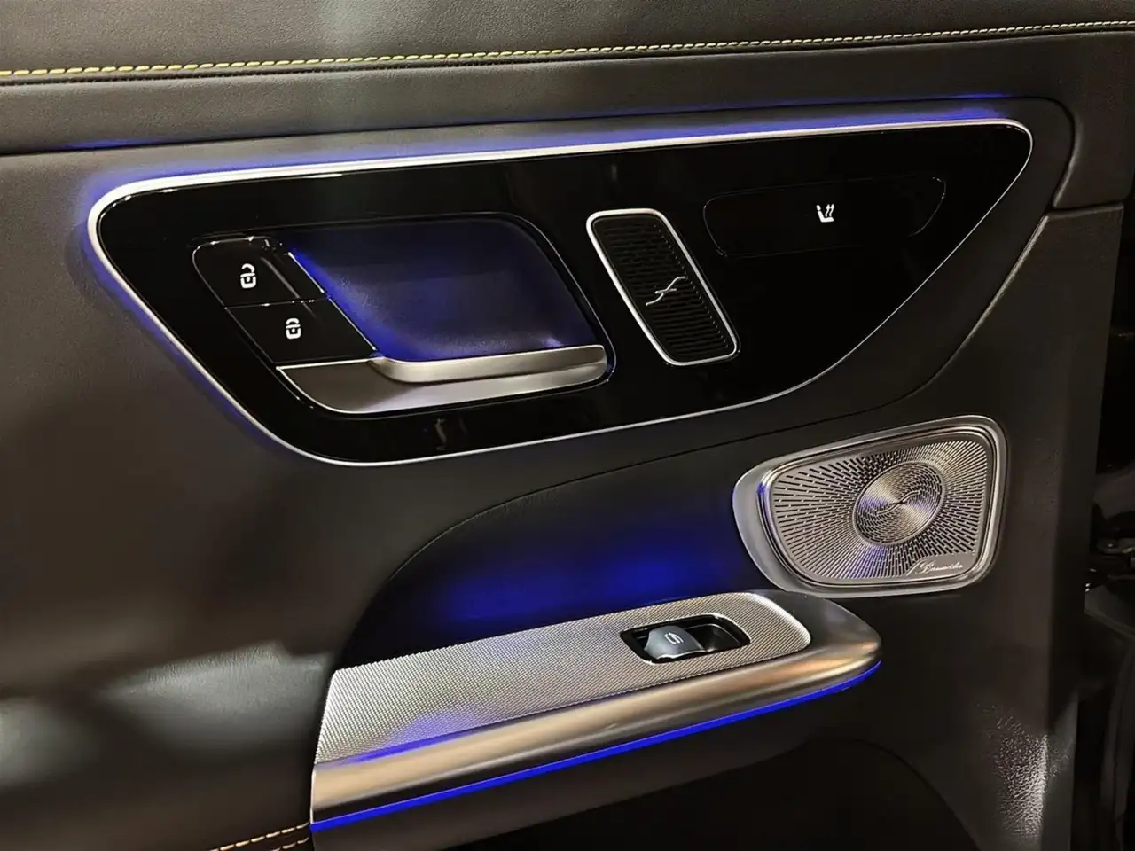 Mercedes-Benz GLC снимка Mercedes-Benz GLC