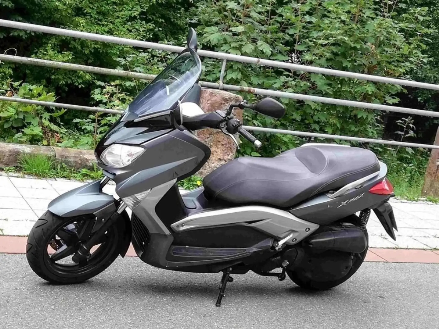 Yamaha X-Max 125 YP125R Grau - 2
