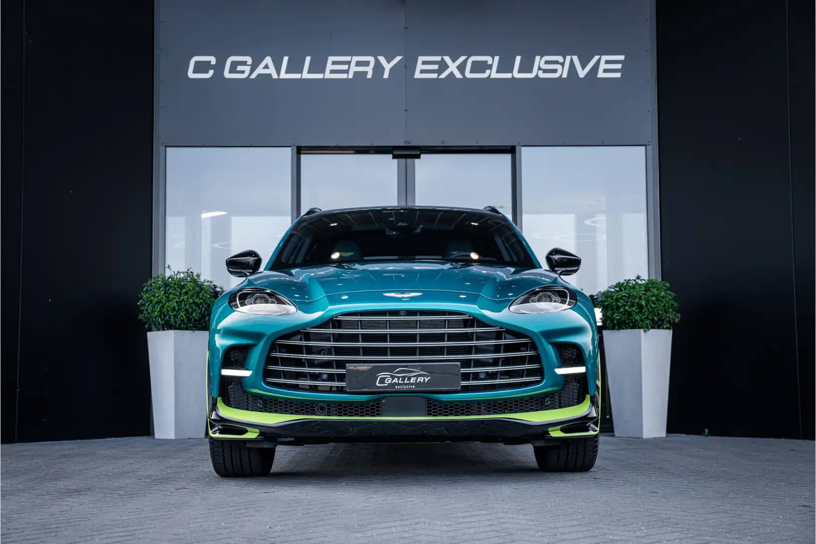 Aston Martin DBX 4.0 V8 707 - AMR23 | F1-Inspired | Panorama | Kera Groen - 2