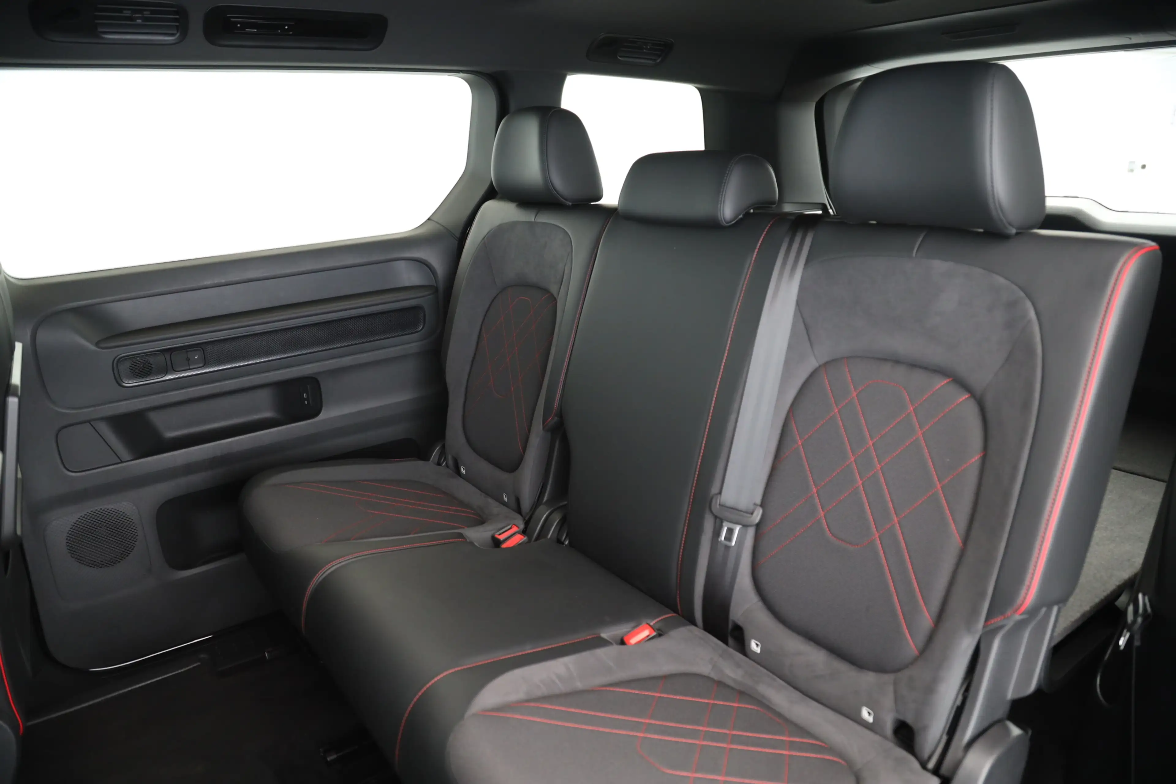 Volkswagen ID. Buzz LR lang 4MOTION GTX | AHK | NAVI | ACC — photo 13