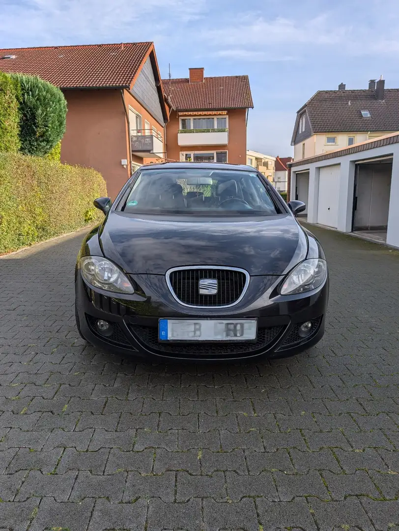 SEAT Leon 1.9 TDI Top gepflegt Schwarz - 2