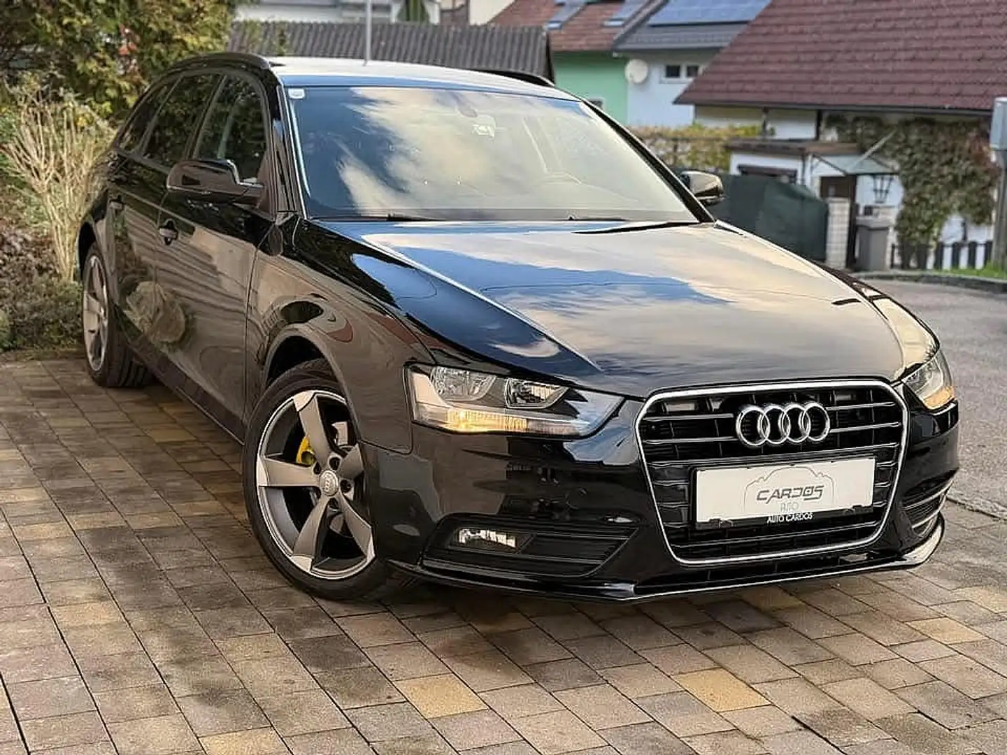 Audi A4 Avant 2,0 TDI Style Schwarz - 1