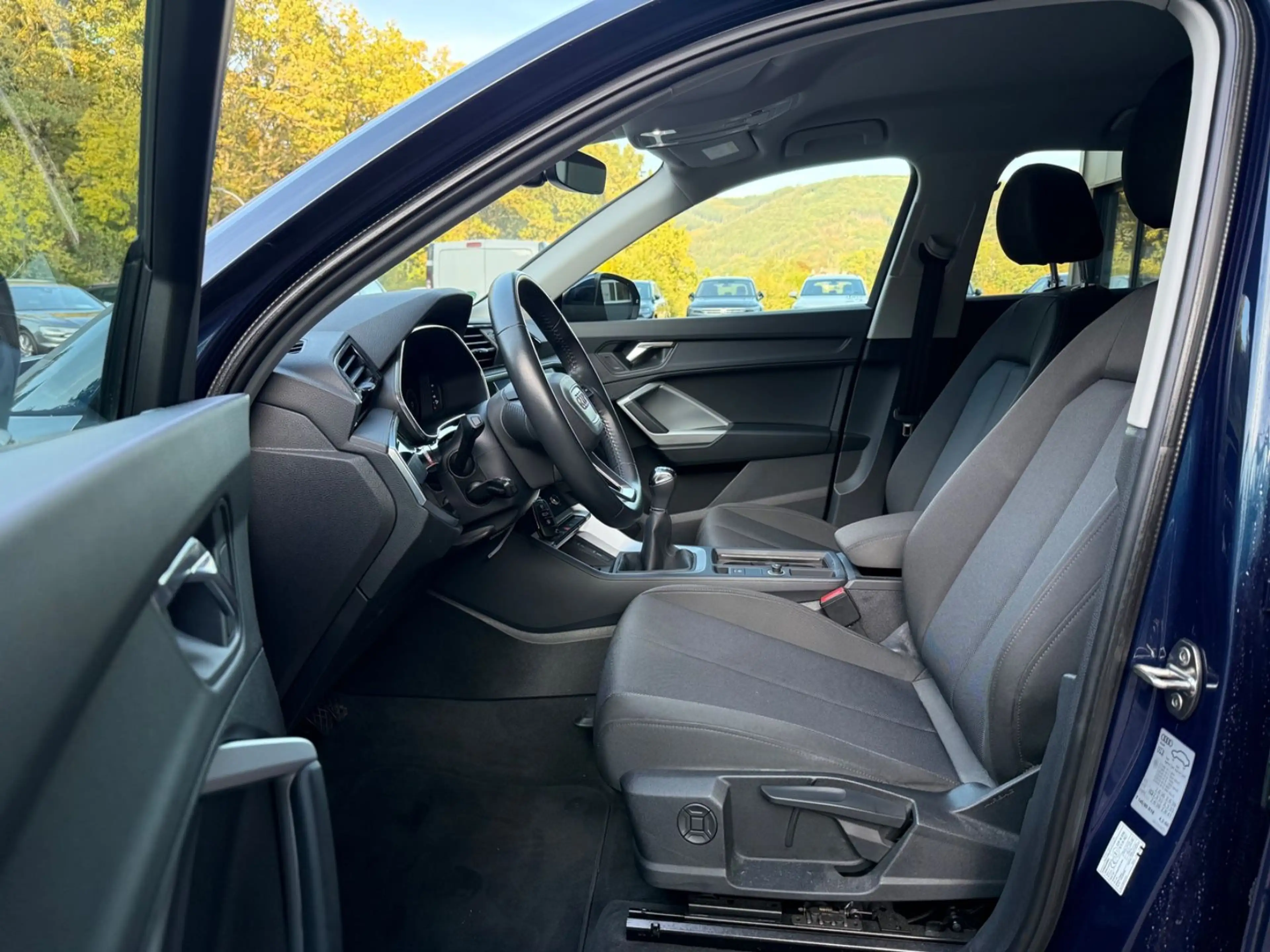 Audi Q3 35 TFSI advanced* AHK *App * Kamera *DAB — photo 9