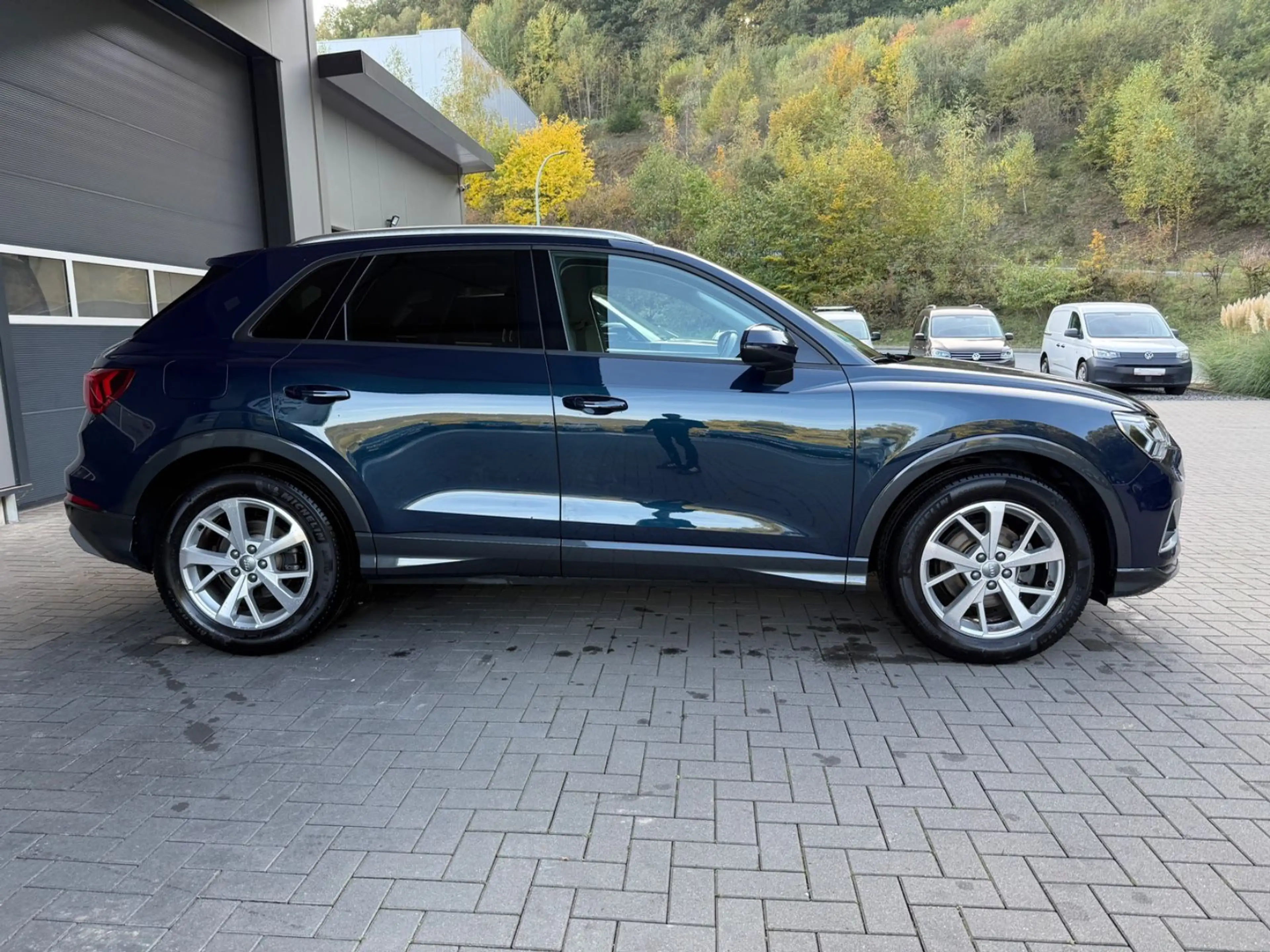 Audi Q3 35 TFSI advanced* AHK *App * Kamera *DAB — photo 5