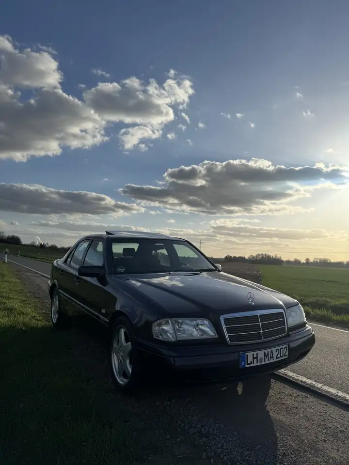 Mercedes-Benz C 230