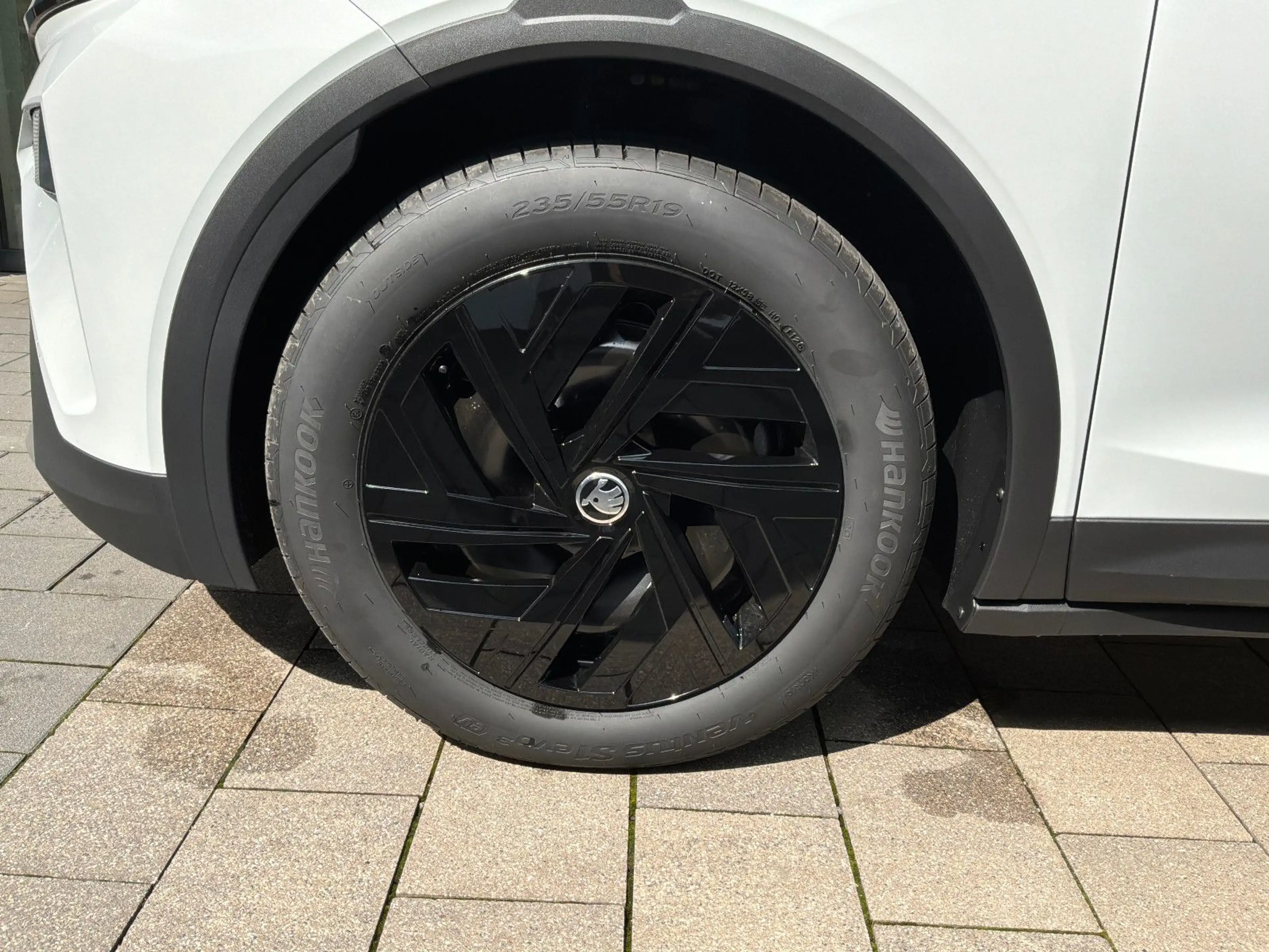 Skoda Elroq 60 Essence Navi+AHK Vorb+LED+Kamera+ACC — photo 2