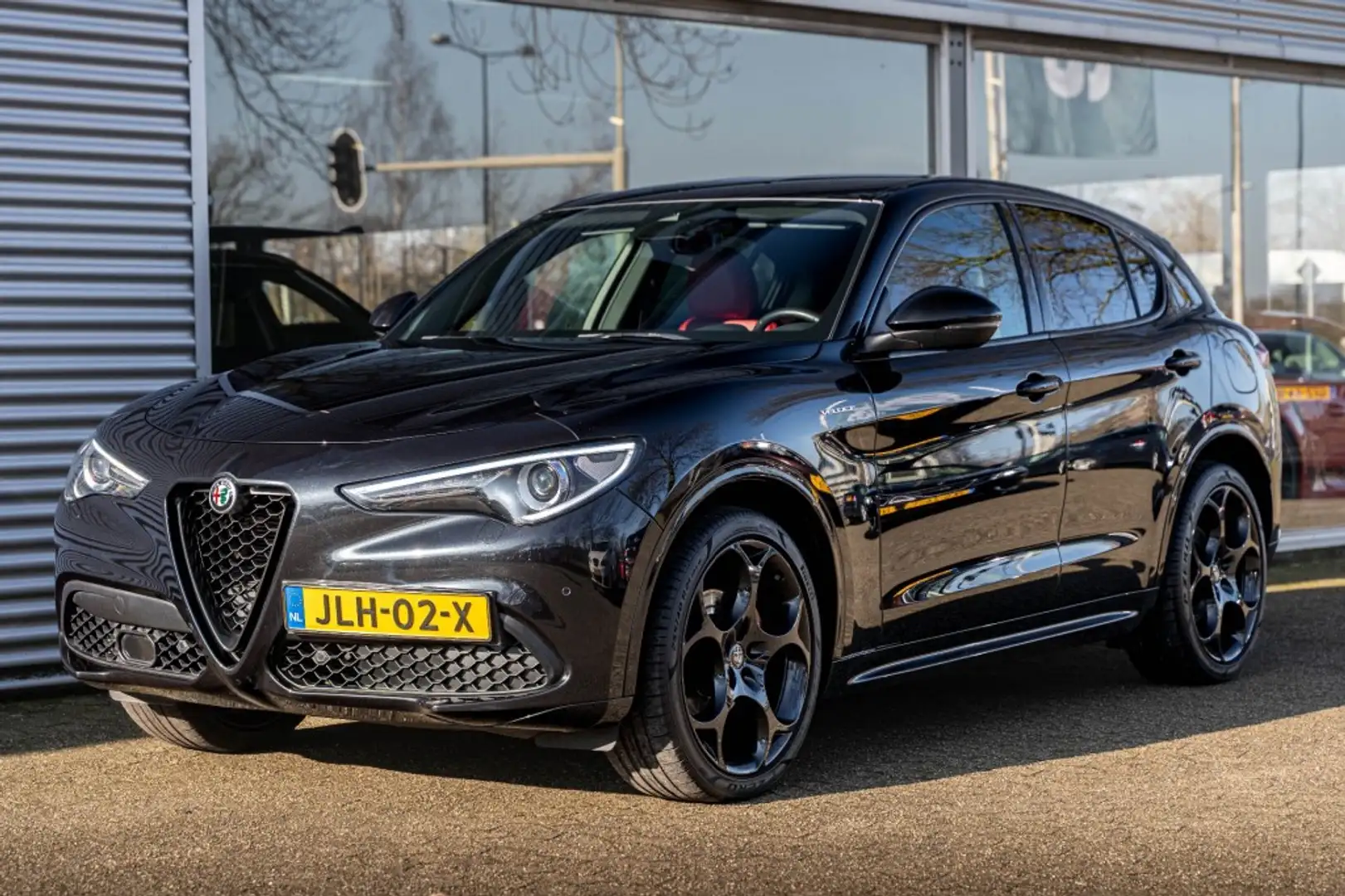 Alfa Romeo Stelvio 2.0 Turbo Veloce Q4 280pk Schwarz - 1
