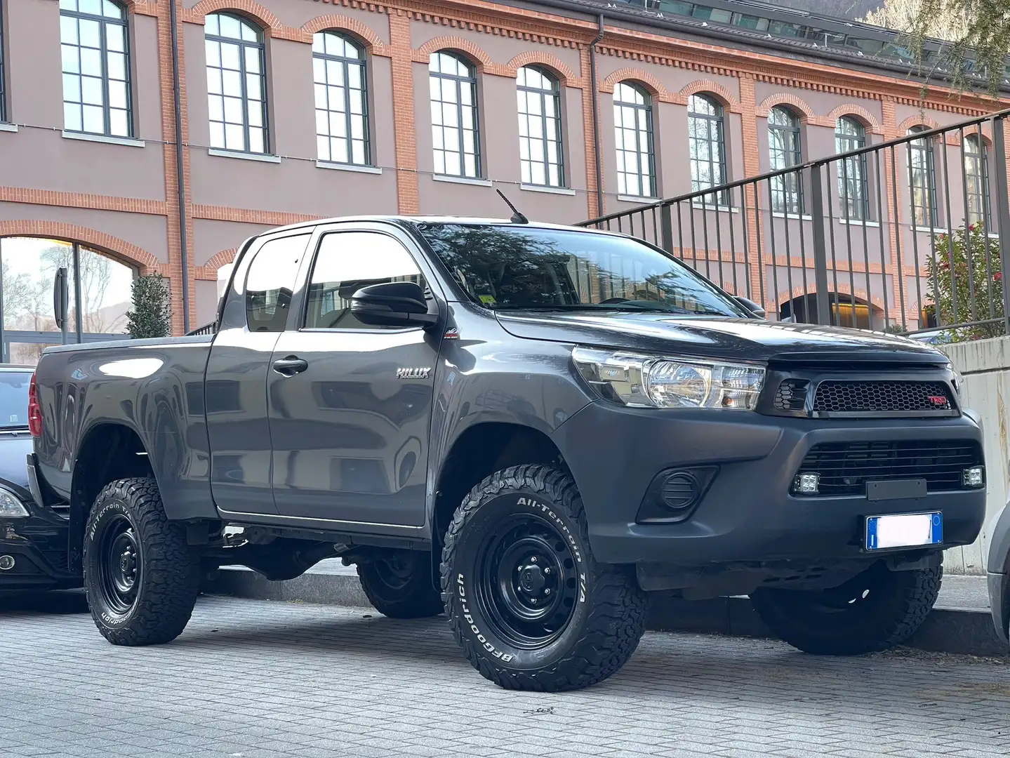 Toyota Hilux 2.4 d-4d extra cab 2wd - 1