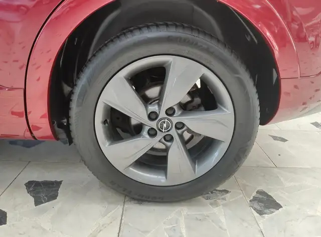 Opel Grandland view 5