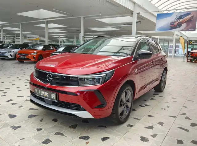Opel Grandland view 3