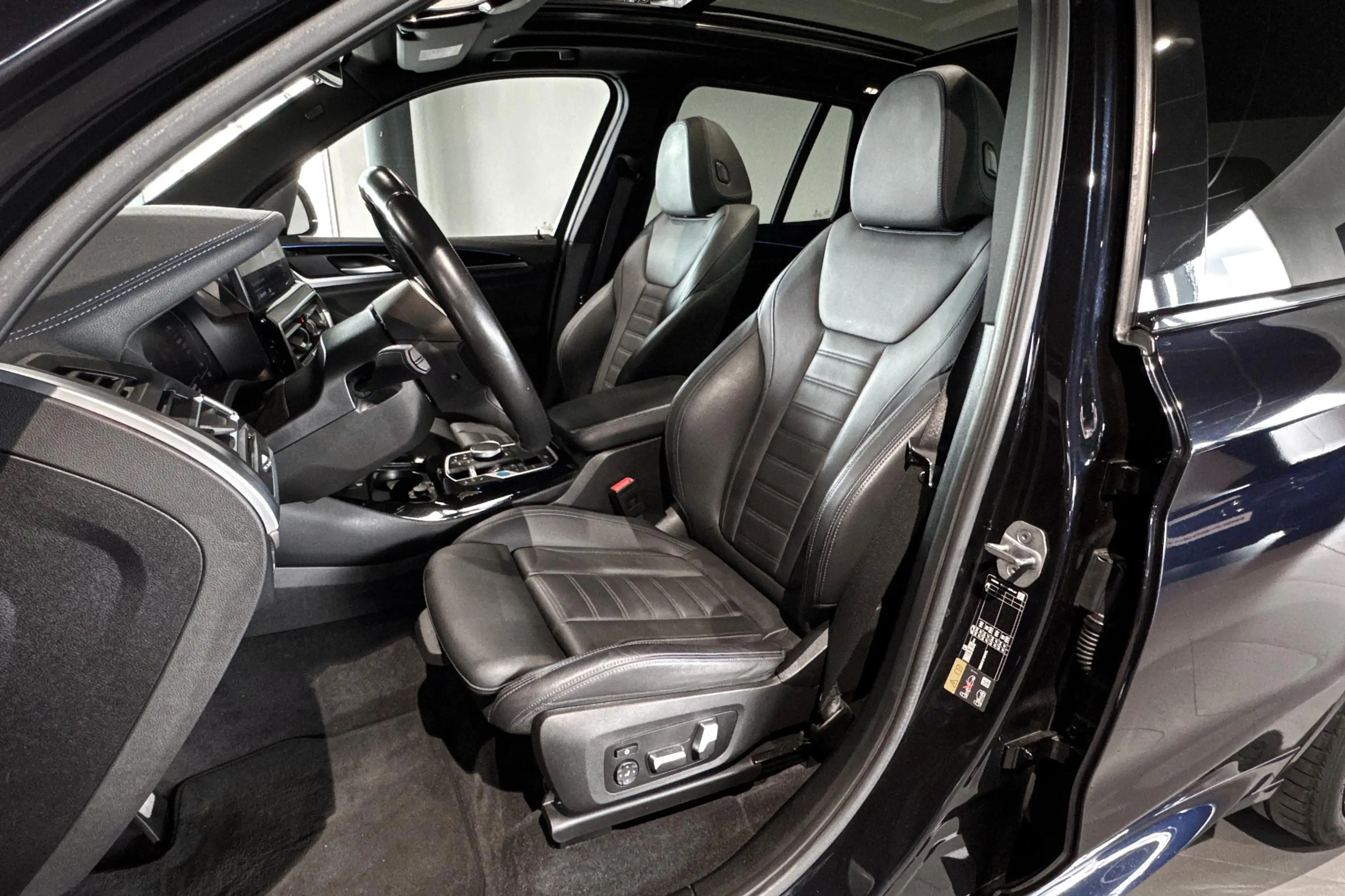 BMW iX3 High Executive 80 kWh | M Sport | Glazen Panoramad — photo 10