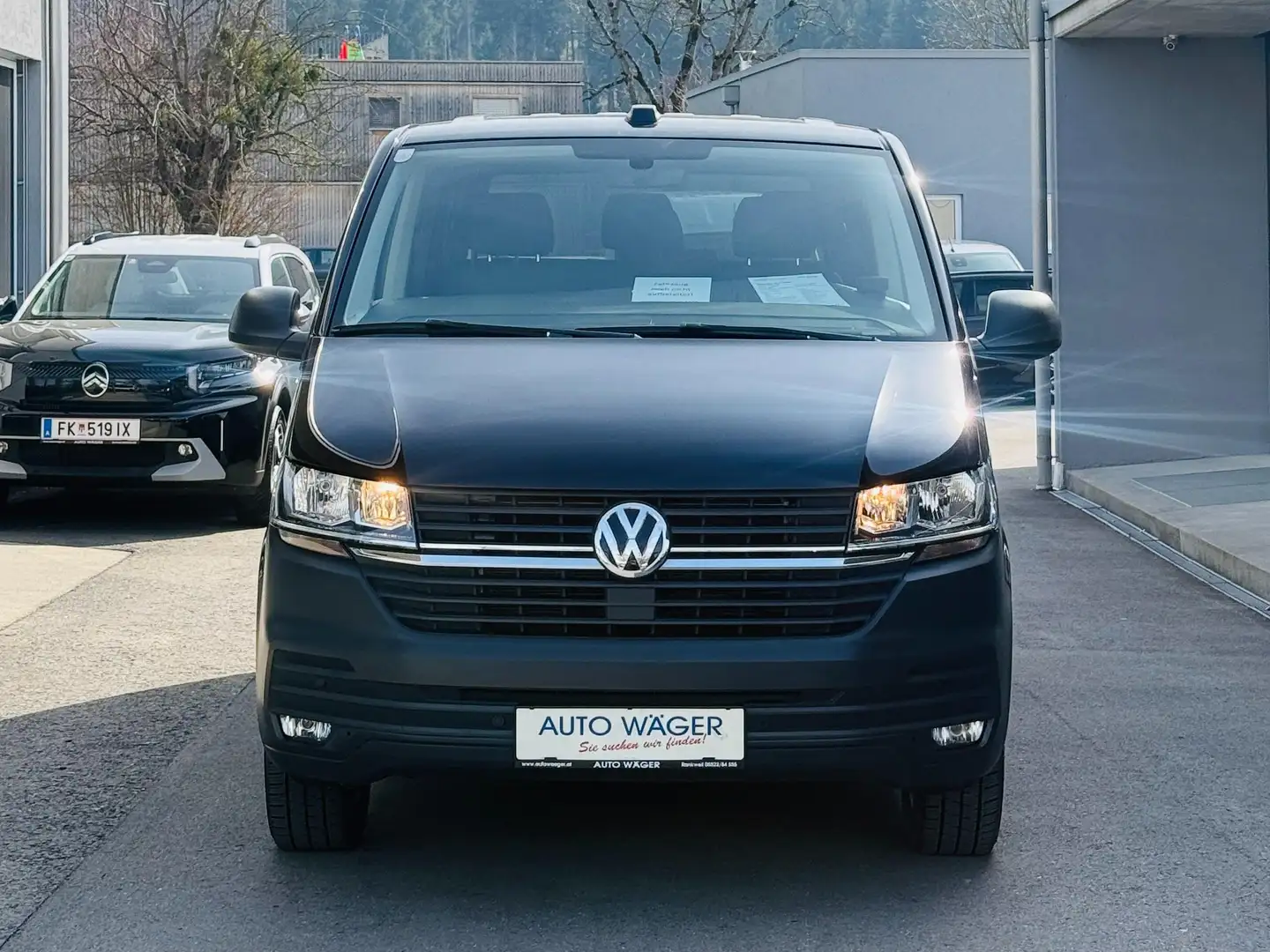 Volkswagen T6.1 Caravelle Caravelle Trendline FWD Schwarz - 2