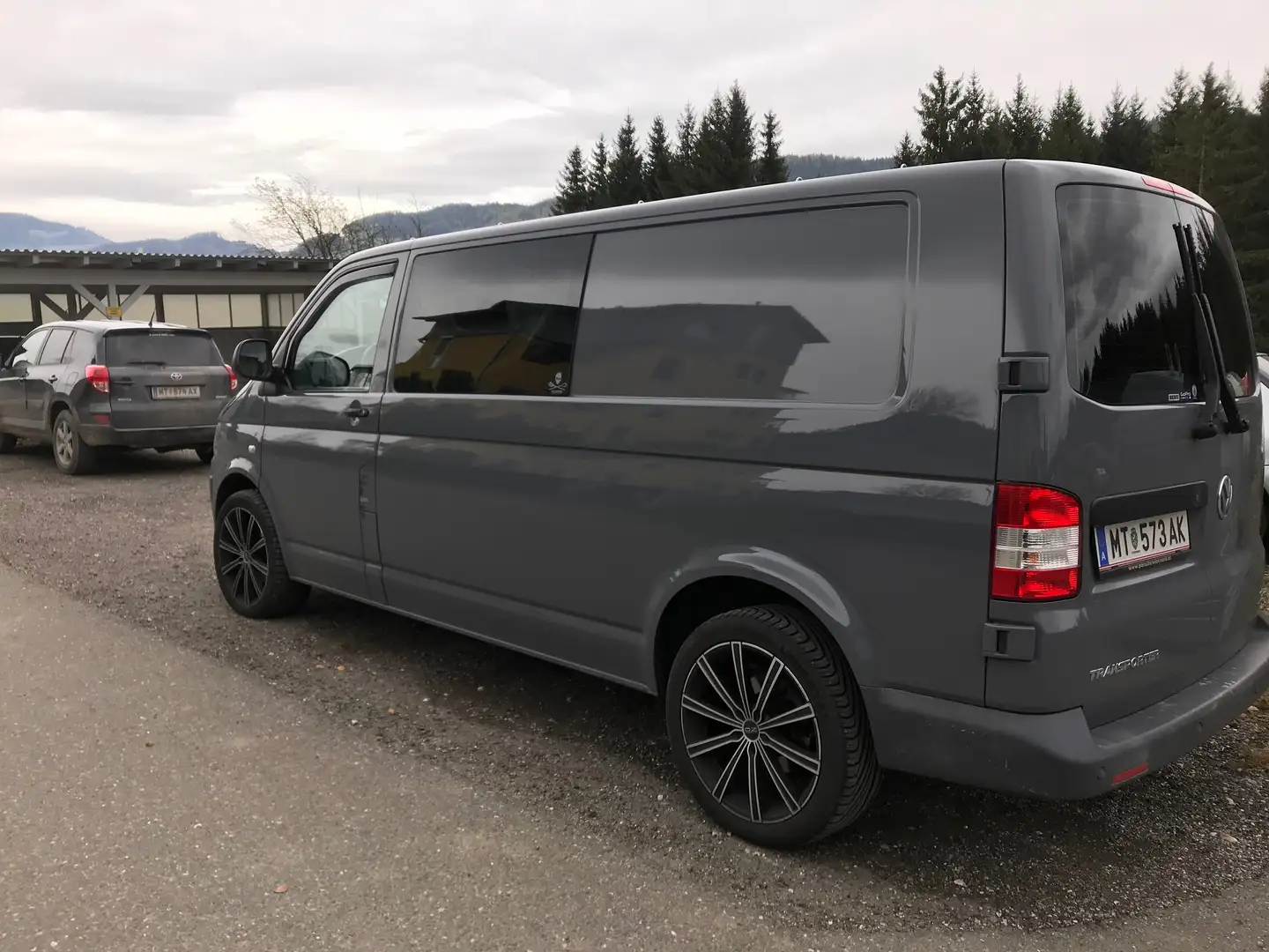 Volkswagen T5 Kombi LR 2,0 TDI D-PF Grau - 2