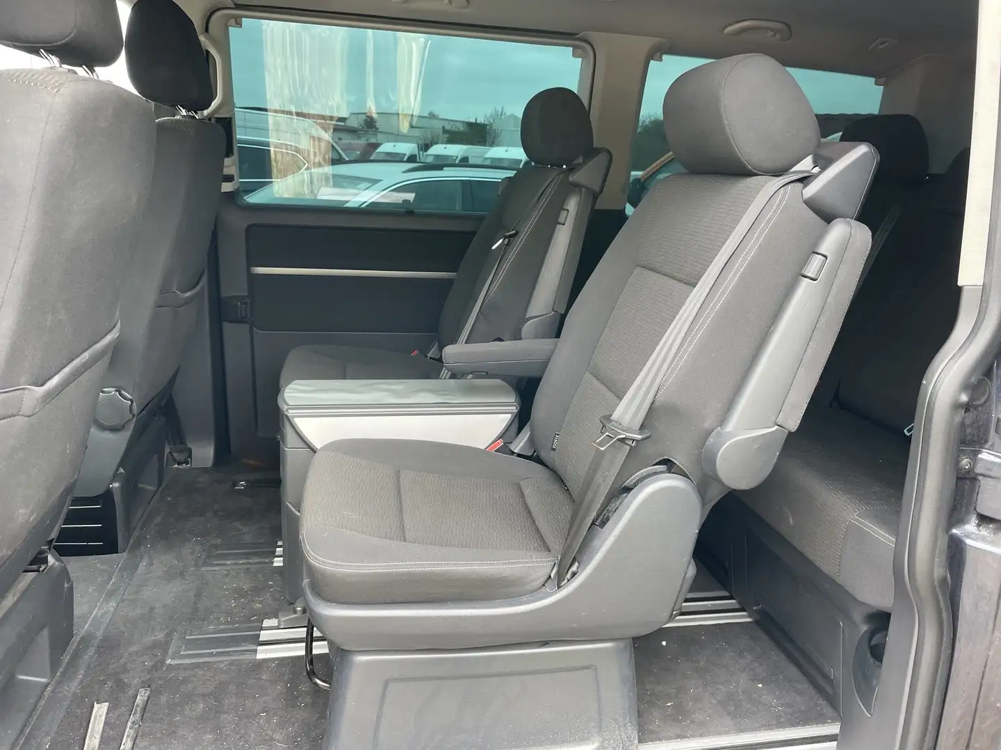 Volkswagen T6 Multivan Comfortline 2,0 TDI BMT DSGComfortline Grau - 2