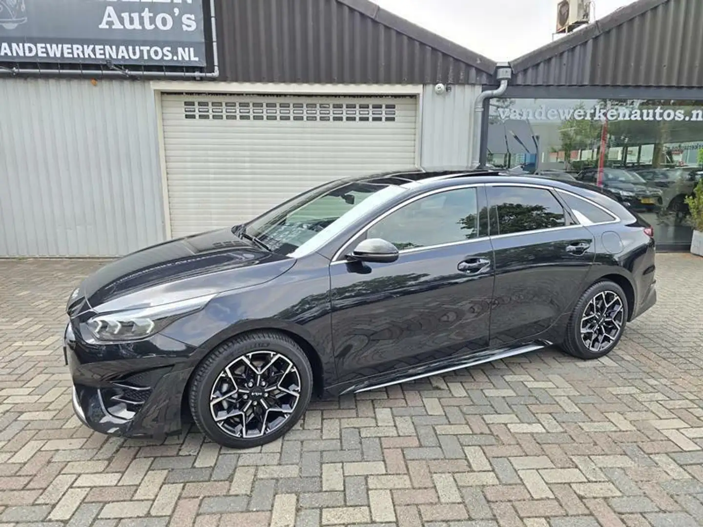 Kia ProCeed / pro_cee'd 1.5 T-GDi GT-Line AUTOMAAT Clima|Navi|Panoramadak| Zwart - 2