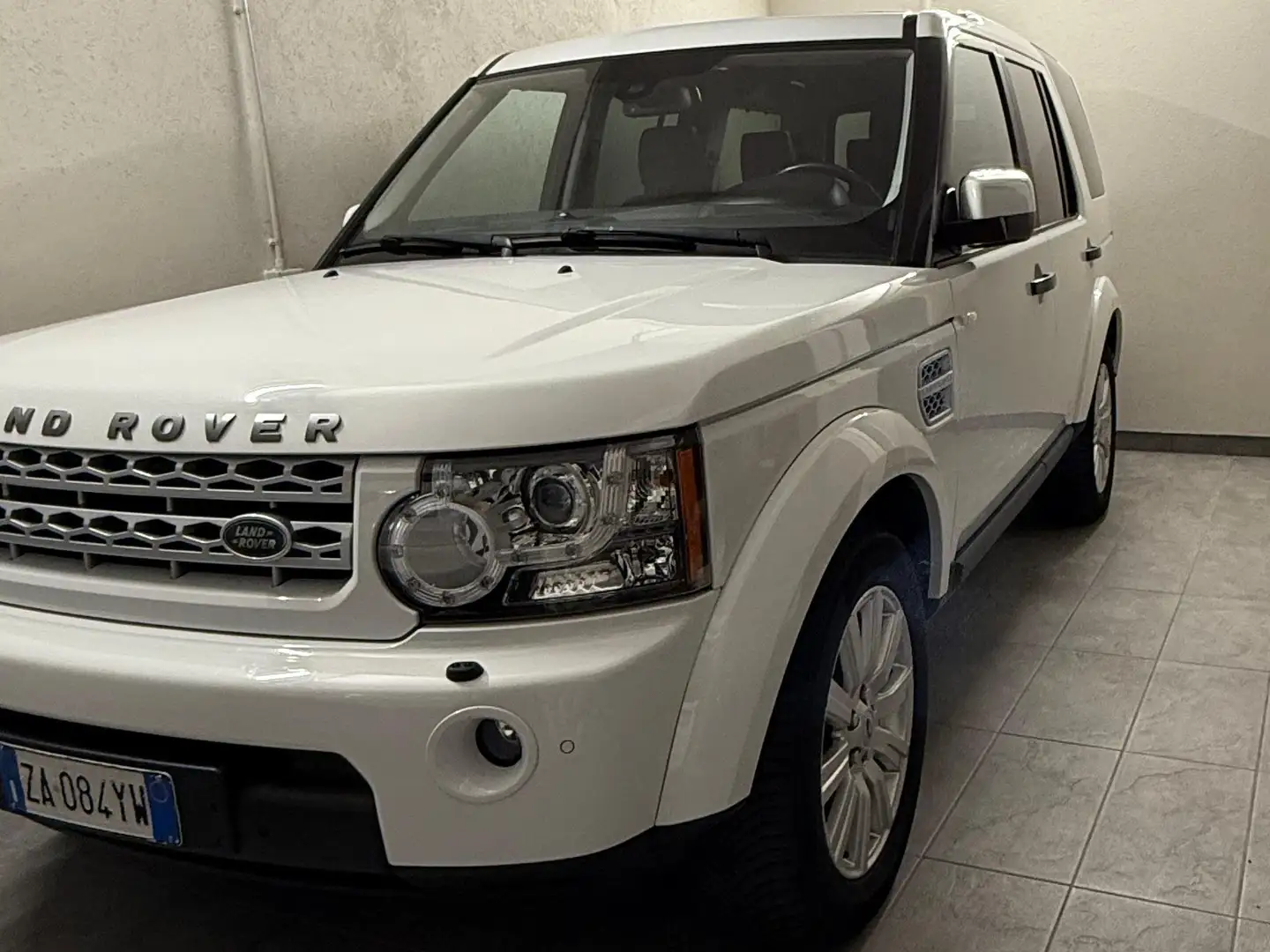 Land Rover Discovery HSG Wit - 1