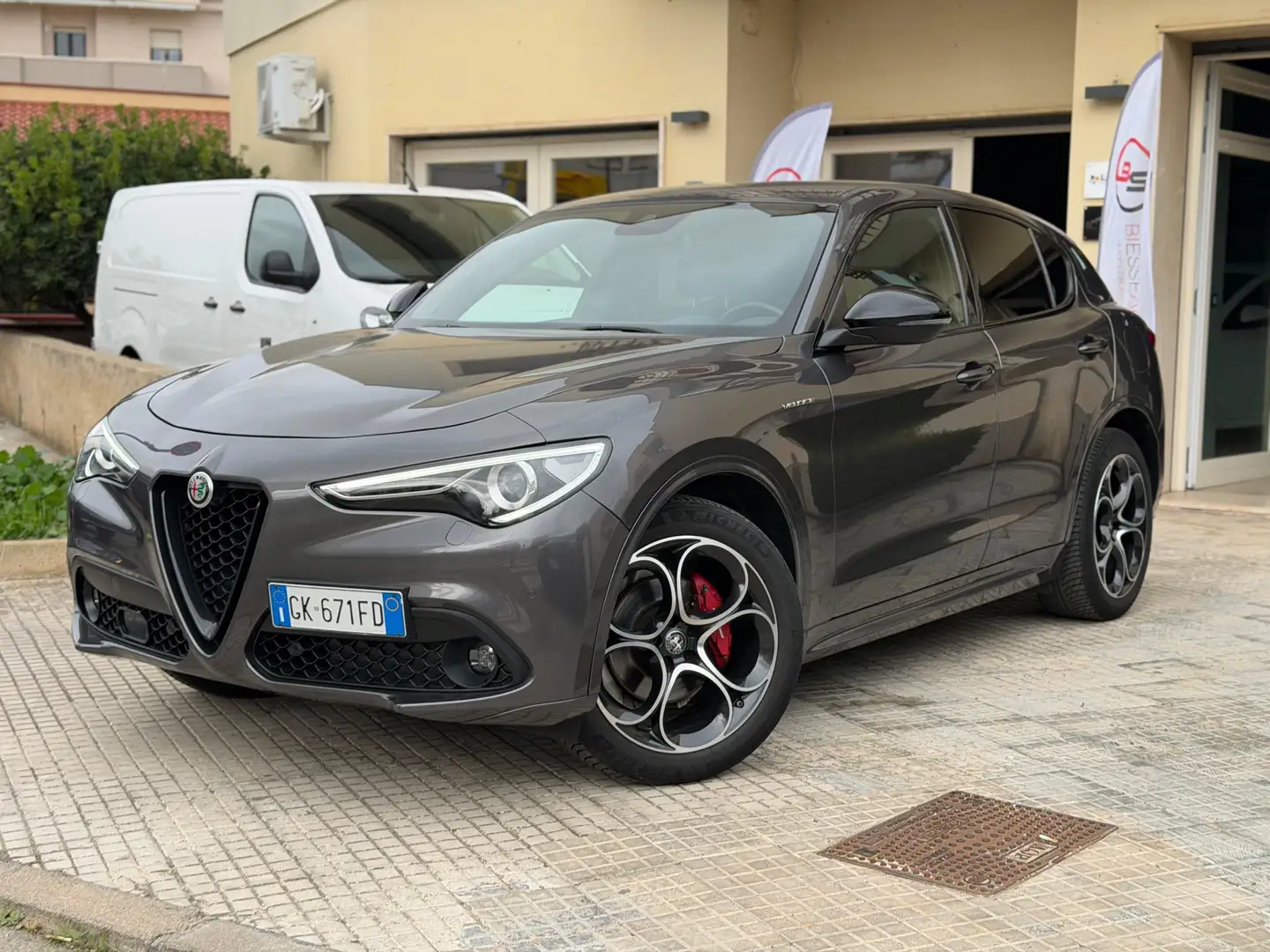 Alfa Romeo Stelvio Veloce Q4 210cv auto Grigio - 1