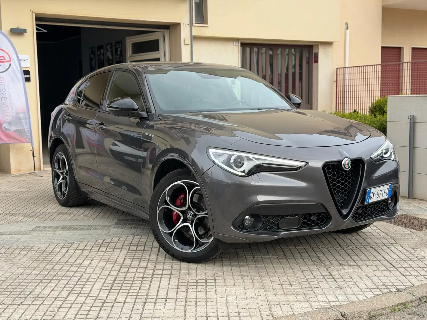 Alfa Romeo Stelvio Veloce Q4 210cv auto Grigio - 2