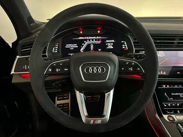 Audi Q7 view 13