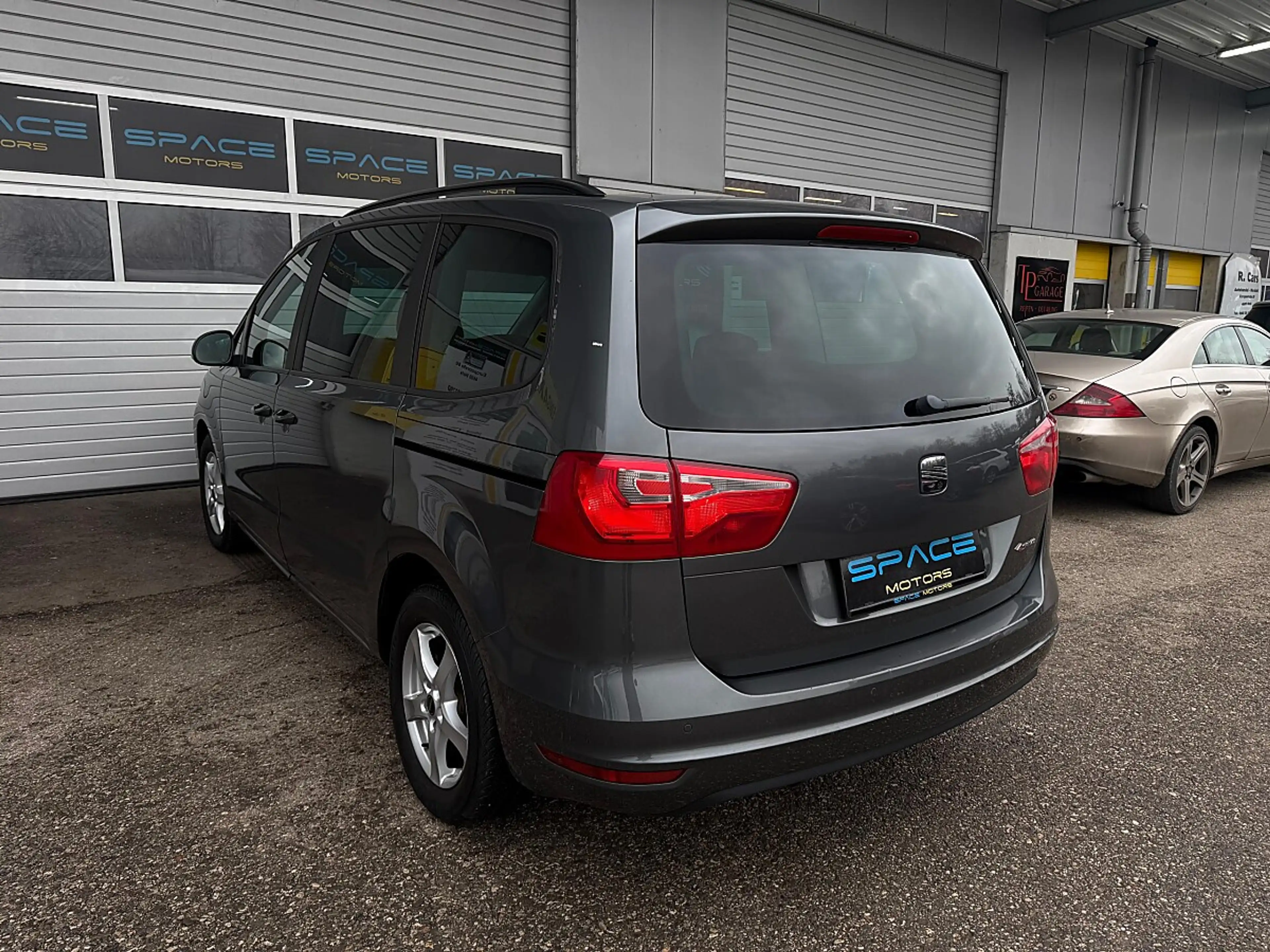 SEAT Alhambra Style 2,0 TDI CR 4WD DPF — photo 6