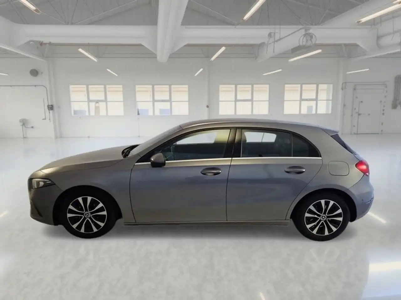 Mercedes-Benz A 180 A 180 D AUTOMATIC BUSINESS EXTRA 5 PORTE BERLINA 5