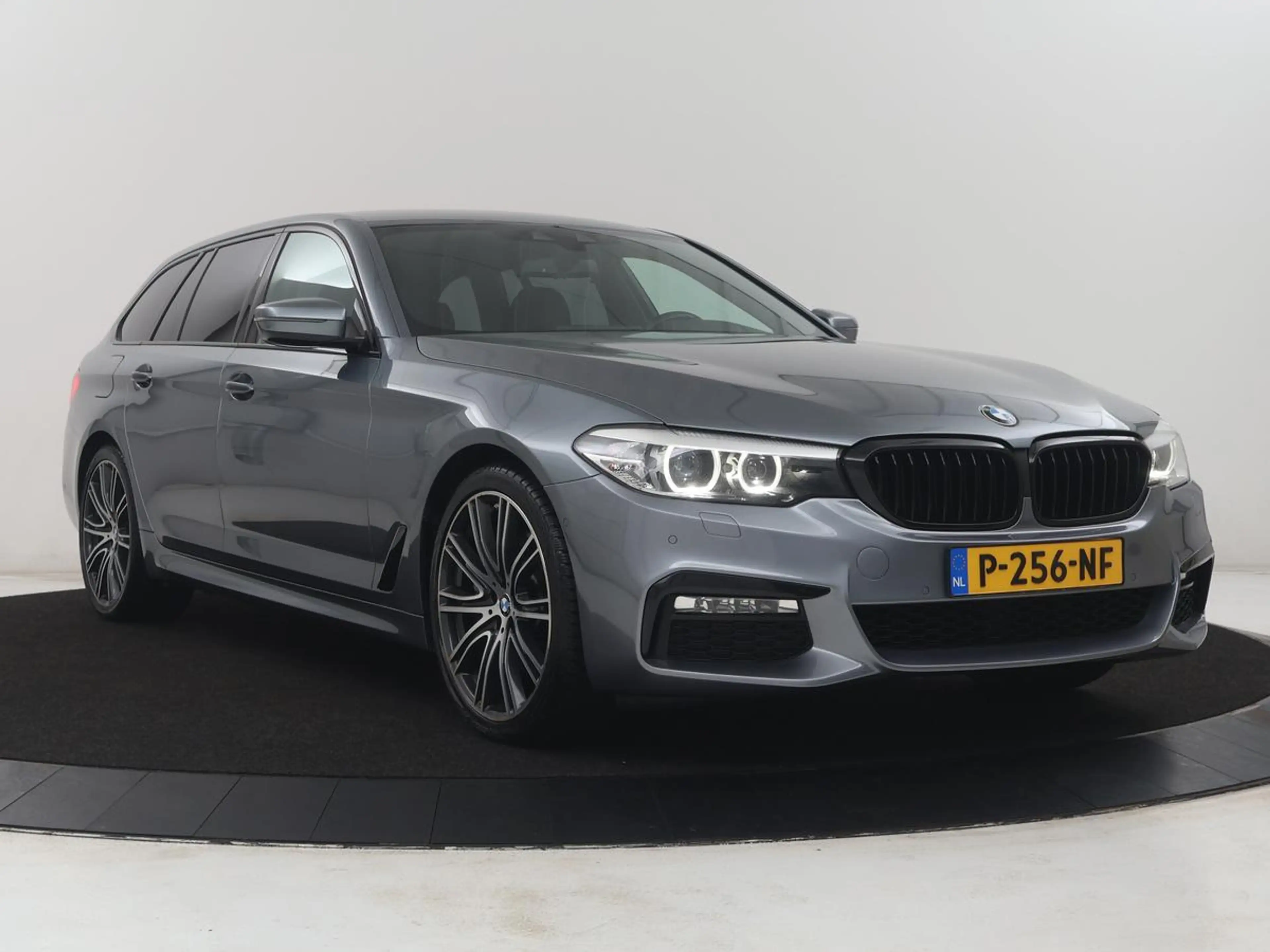 BMW 530 5-serie Touring 530i xDrive M-sport High Executive — photo 37