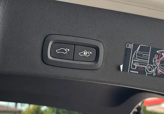 Volvo XC40 view 10