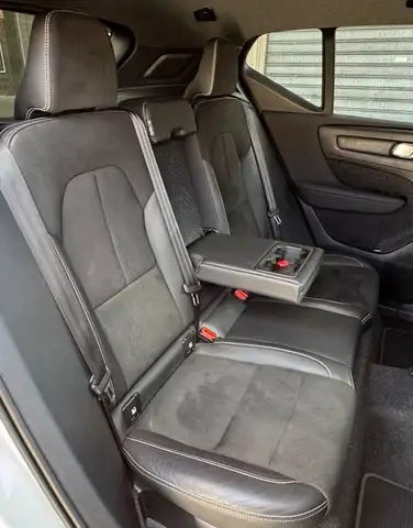 Volvo XC40 view 25