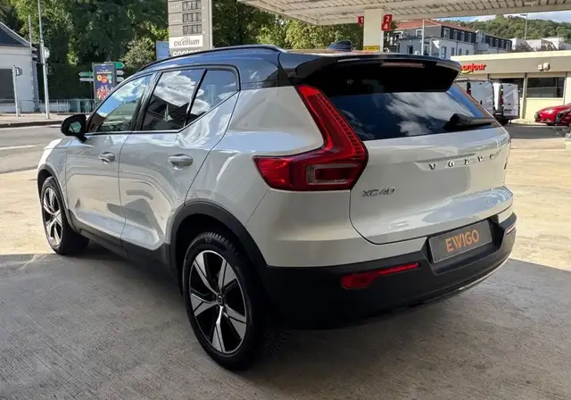 Volvo XC40 view 5