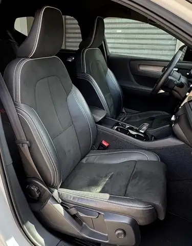 Volvo XC40 view 26